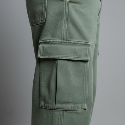 Cargo pants pocket detail